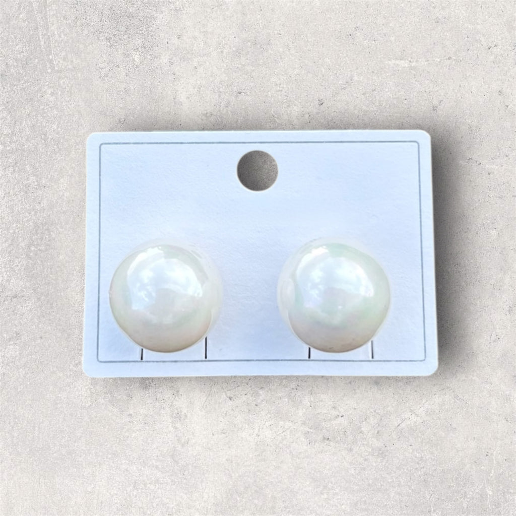 Medium pearl studs